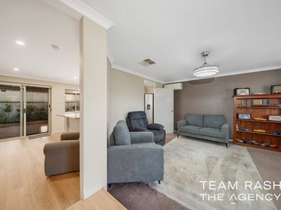 25 Glacier Gardens, Ballajura WA 6066