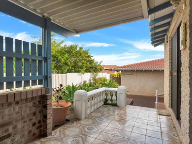 8/11 Leslie Street, Dudley Park WA 6210