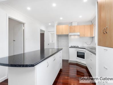 11 Farmer Way, Parmelia WA 6167