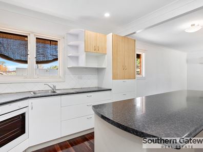 11 Farmer Way, Parmelia WA 6167