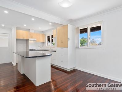 11 Farmer Way, Parmelia WA 6167