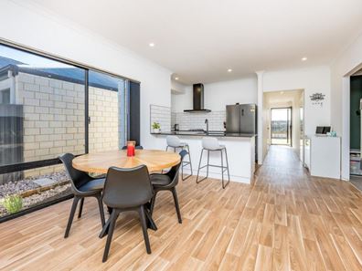 30 Sturrock Close, Hilbert WA 6112
