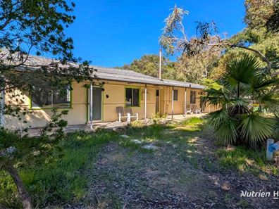 4 Hamersley Road, Lancelin WA 6044