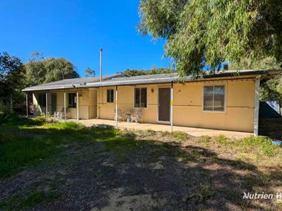 4 Hamersley Road, Lancelin WA 6044
