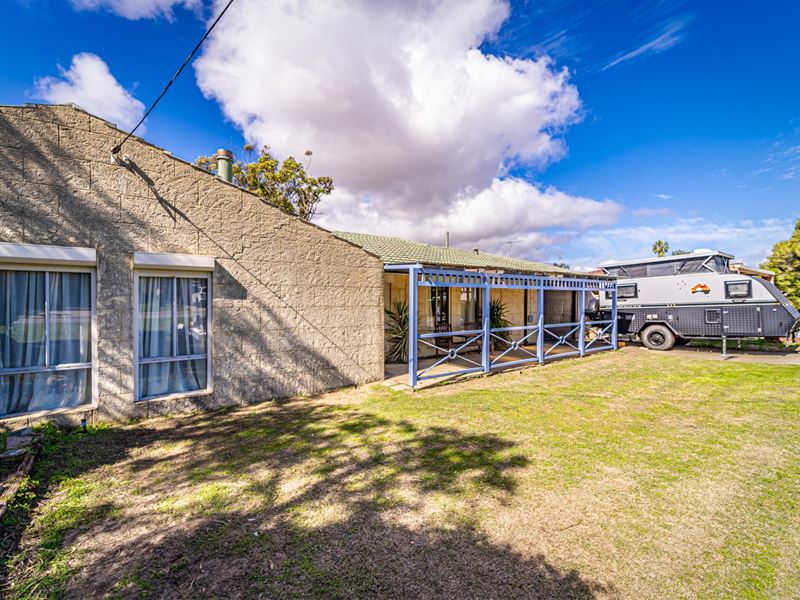 10 Knowle Way, Warnbro WA 6169