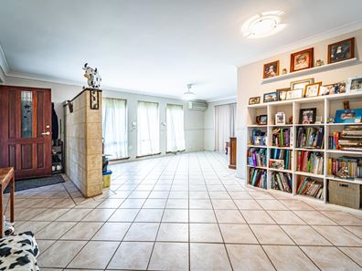 10 Knowle Way, Warnbro WA 6169