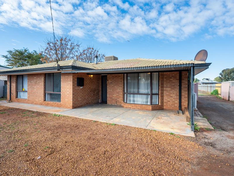 130 Davis Street, Victory Heights WA 6432