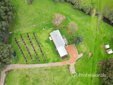 100 Russell Road, Burekup WA 6227