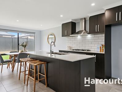 8 Anomia Road, Jindalee WA 6036