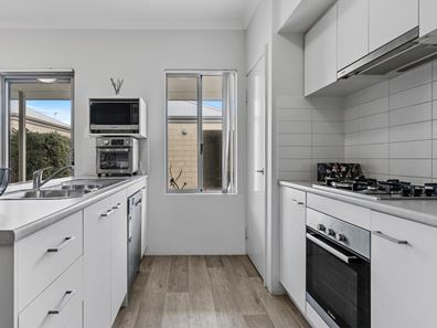 74 DANDARAGAN DRIVE, Dawesville WA 6211