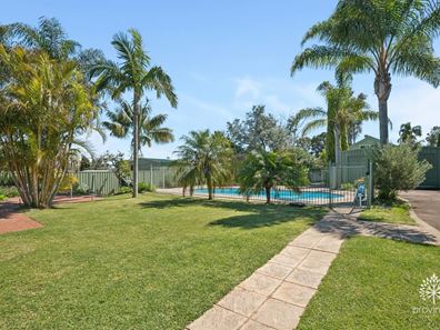 8 Ind Street, Lesmurdie WA 6076