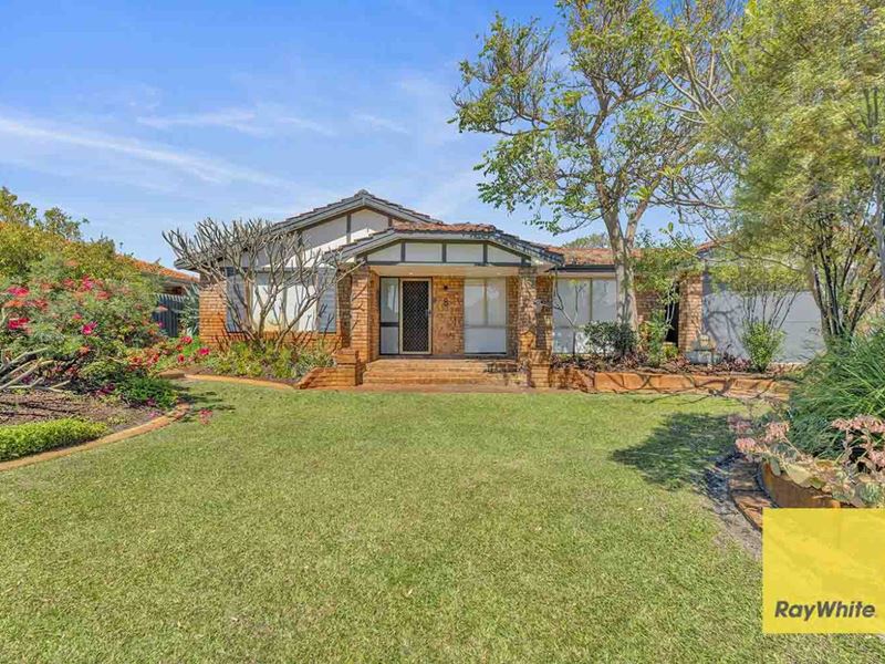 8 Parkway Road, Thornlie WA 6108