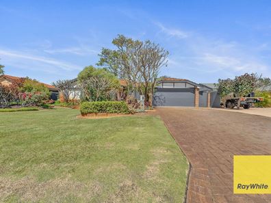 8 Parkway Road, Thornlie WA 6108