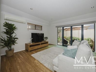 102A Kitchener Road, Alfred Cove WA 6154