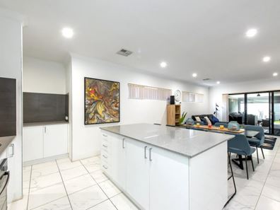 140b Centre Street, Queens Park WA 6107