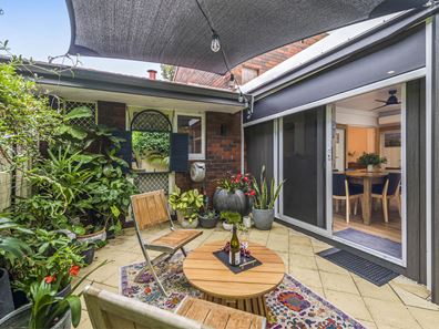 5 / 3 Robin Street, Menora WA 6050