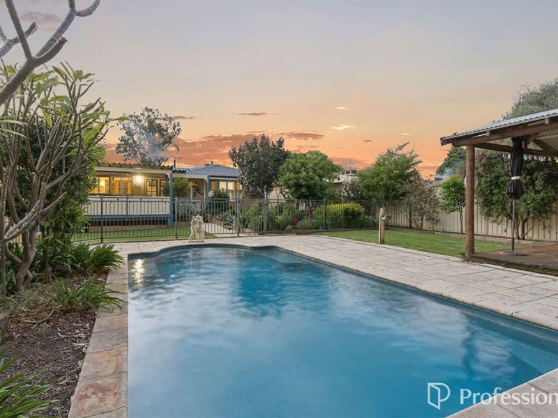 16 Mader Road, Mundijong WA 6123