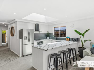 2/118 Deanmore Road, Scarborough WA 6019