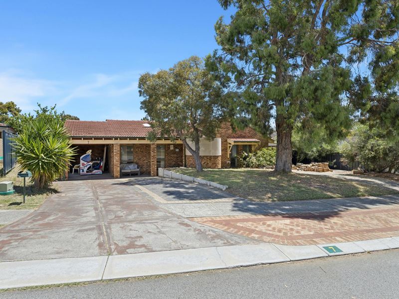 7 Adenmore Way, Kingsley WA 6026