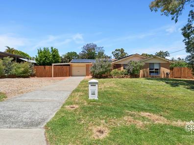18 Hunter Drive, Lesmurdie WA 6076