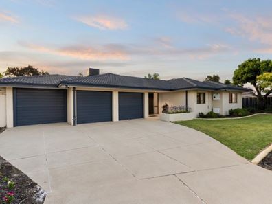 4 Cain Place, Leeming WA 6149