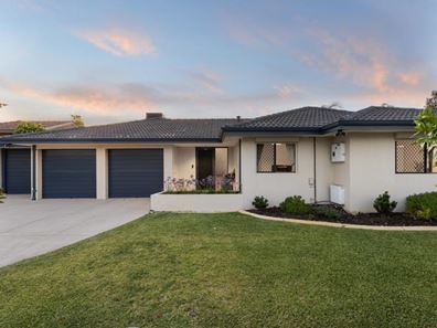 4 Cain Place, Leeming WA 6149