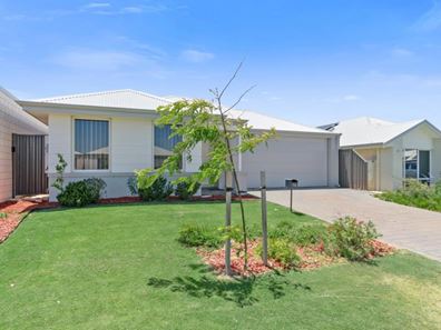 16 Kingfisher Road, Eglinton WA 6034