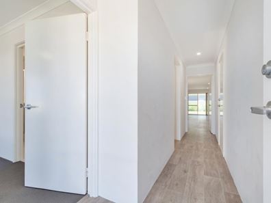 16 Kingfisher Road, Eglinton WA 6034