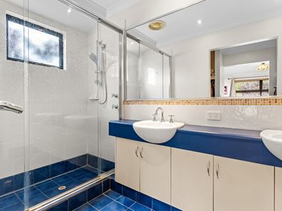 8 Deanmore Bend, Hammond Park WA 6164