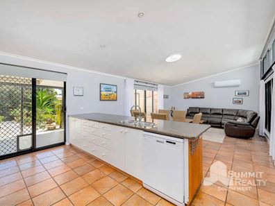6 Hester  Street, Harvey WA 6220