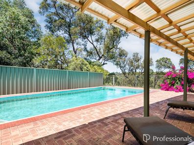 23 Ashurst Drive, Lesmurdie WA 6076
