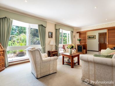 23 Ashurst Drive, Lesmurdie WA 6076