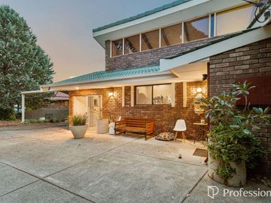 21 Brigalow Way, Lesmurdie WA 6076