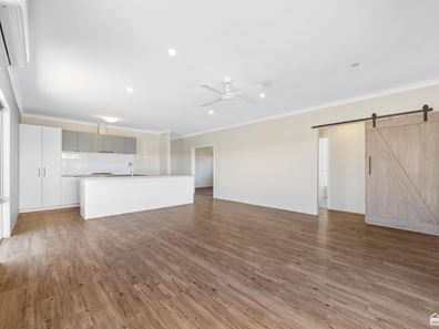 32 Nesbit Drive, Haynes WA 6112