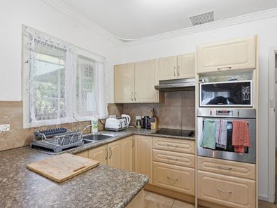 2 Sutton Road, High Wycombe WA 6057