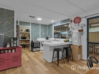5 Barussela Avenue, Greenmount WA 6056
