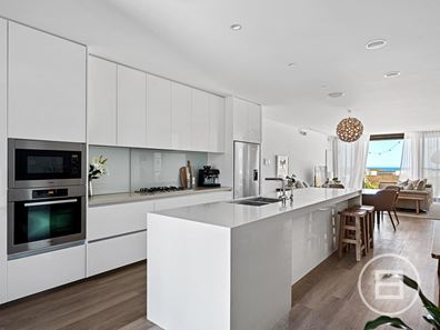1/21 Ocean Drive, North Coogee WA 6163