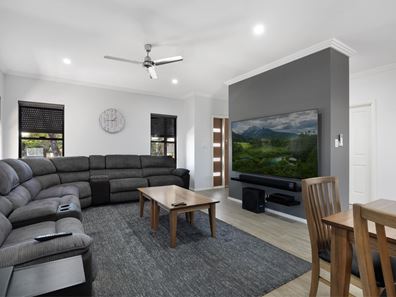 20 Euro Boulevard, Baynton WA 6714