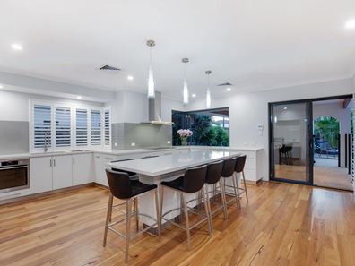 15 Water Crest Gardens, Gwelup WA 6018