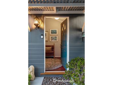 93 Glyde Road, Lesmurdie WA 6076