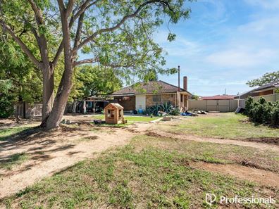 5 Sussex Road, Forrestfield WA 6058