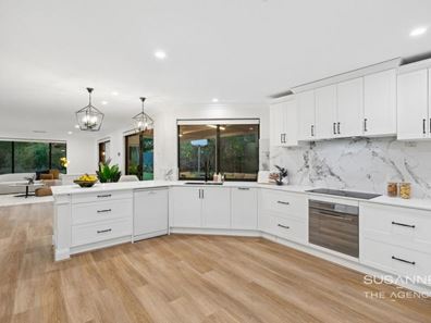 30 Wheelwright Road, Lesmurdie WA 6076