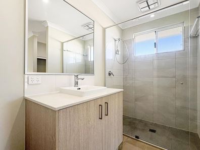 2 Tarcoola Grove, Eglinton WA 6034