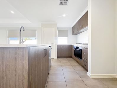 2 Tarcoola Grove, Eglinton WA 6034