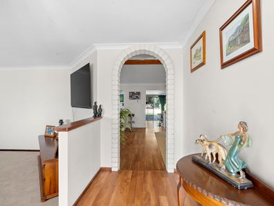 8 Bangalay Court, Halls Head WA 6210