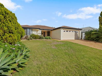23 Paradise Circuit, Halls Head WA 6210