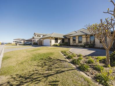4 Mariners View, Mindarie WA 6030