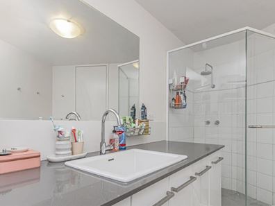 20w/24 Pearson  Street, Churchlands WA 6018