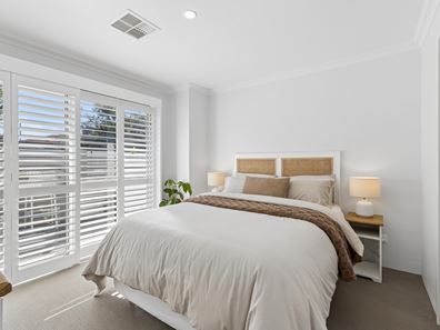 2 Faversham Way, Heathridge WA 6027