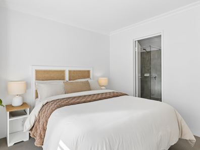 2 Faversham Way, Heathridge WA 6027